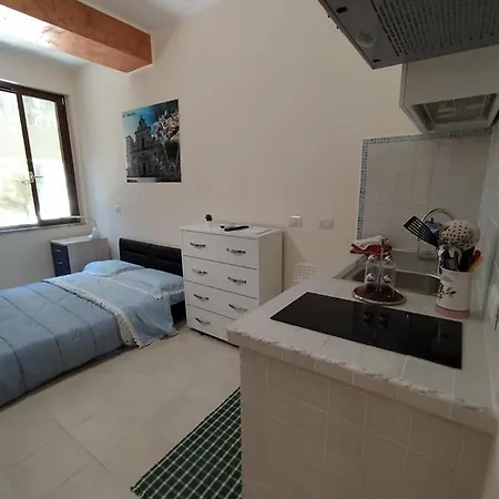 Apartment F&l A