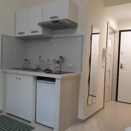 Apartment F&l A